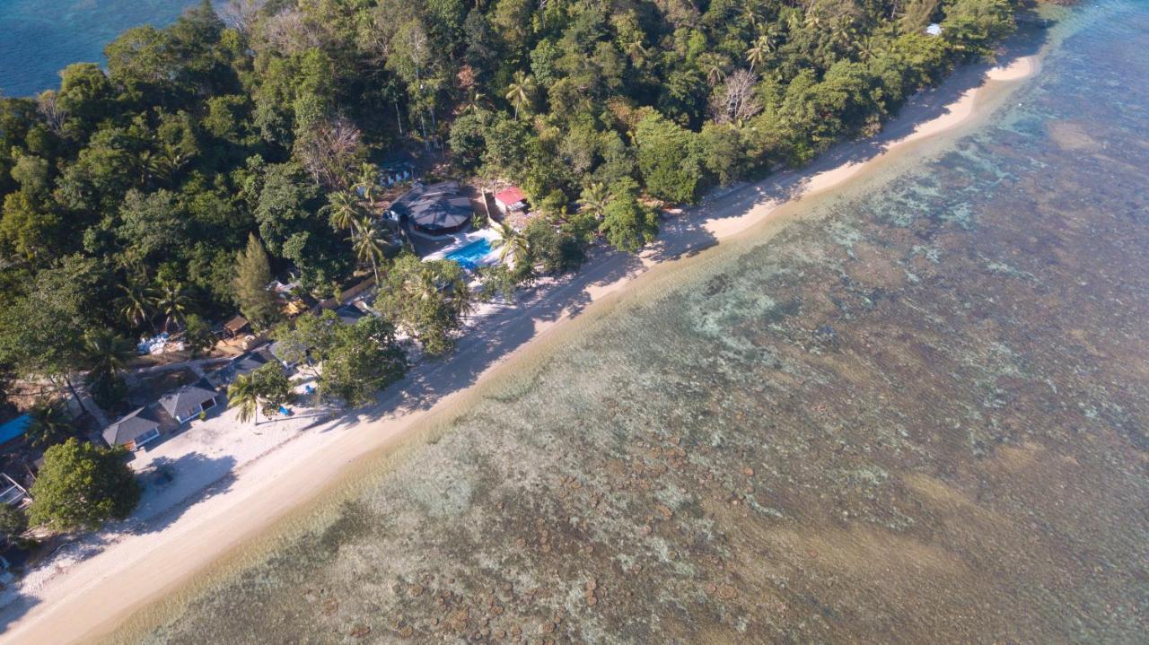 White Sands Beach Resort Lembeh Bitung Extérieur photo
