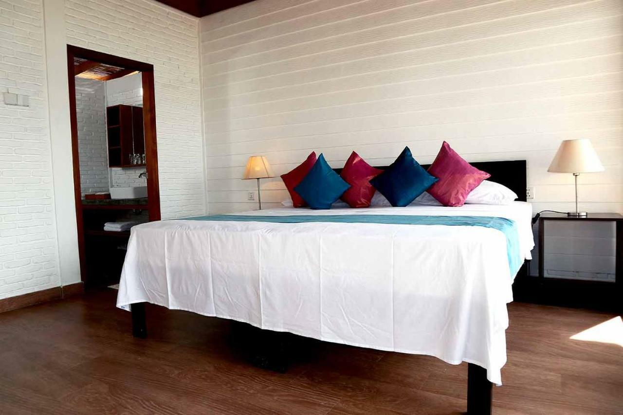 White Sands Beach Resort Lembeh Bitung Extérieur photo