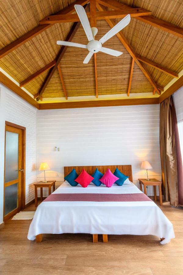 White Sands Beach Resort Lembeh Bitung Extérieur photo